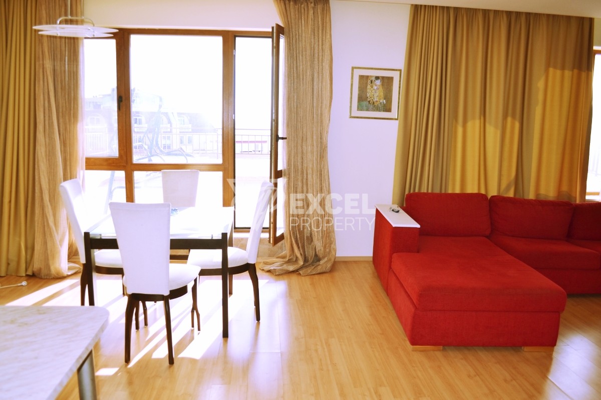 Месамбрия Форт комплекс,  Елените- тристаен имот с гледка море