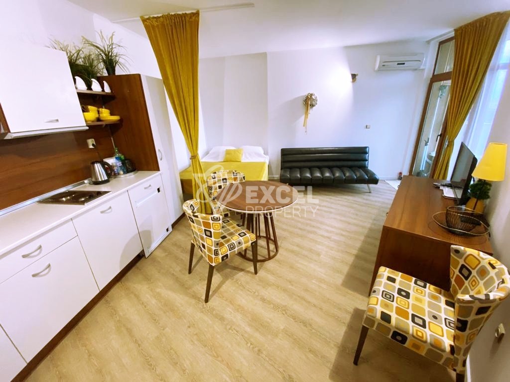 Двустаен имот с гледка басейн, комплекс Гренада -Слънчев Бряг