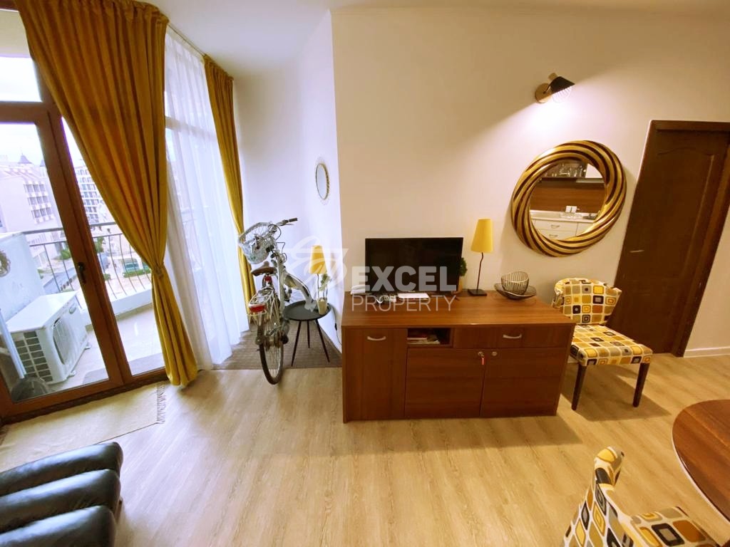 Двустаен имот с гледка басейн, комплекс Гренада -Слънчев Бряг