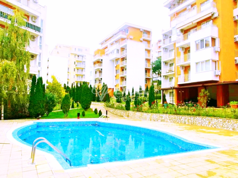 Двустаен имот в комплекс Краун Форт- курорт Свети Влас