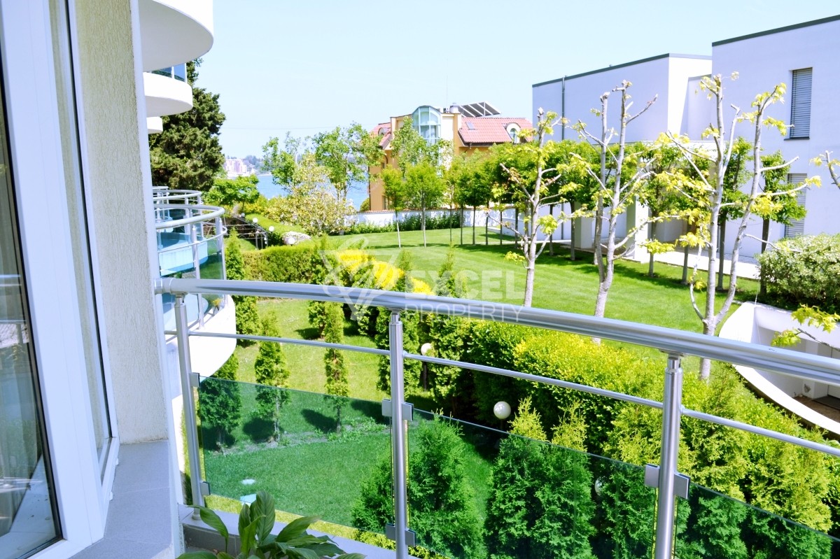 Тристаен имот в Равда-комплекс Оазис, частично гледка море