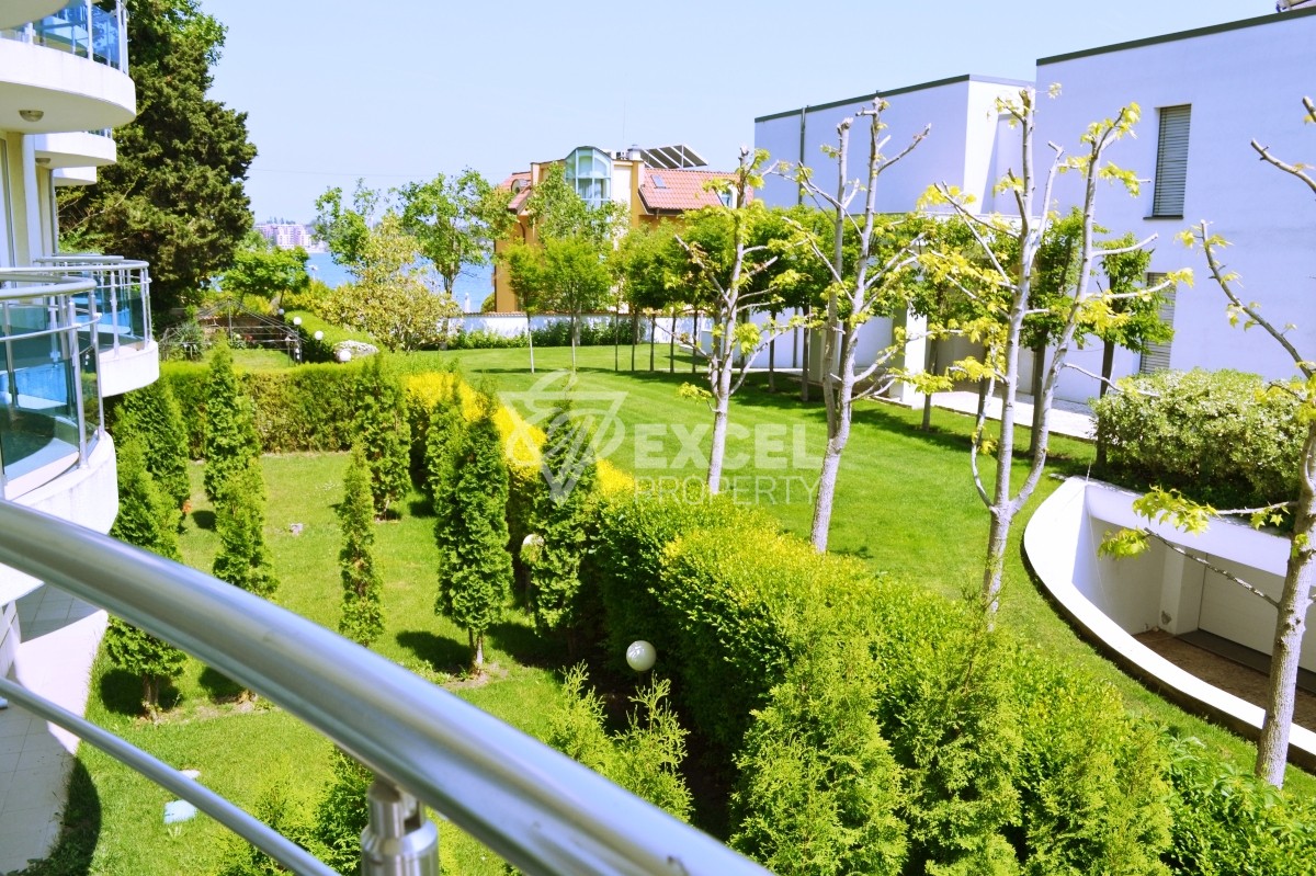 Тристаен имот в Равда-комплекс Оазис, частично гледка море