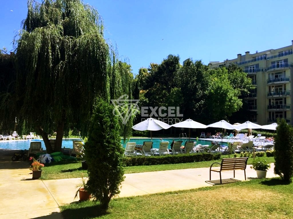 Тристаен имот в Равда-комплекс Оазис, частично гледка море