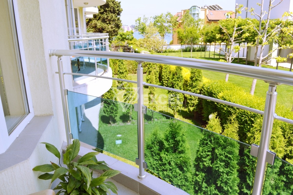 Тристаен имот в Равда-комплекс Оазис, частично гледка море