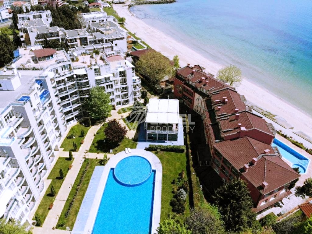 Тристаен имот в Равда-комплекс Оазис, частично гледка море